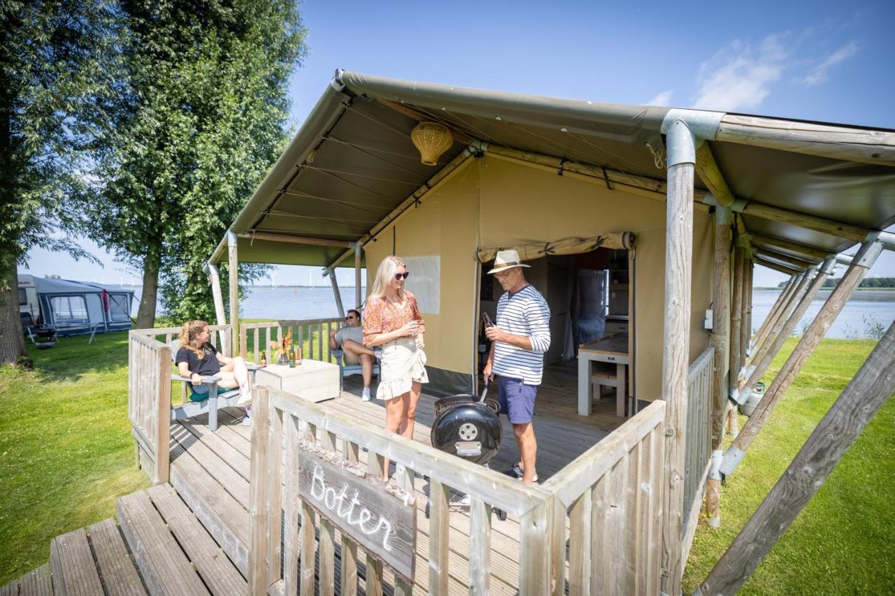 Jachthaven Nieuwboer Hotel Bunschoten Bagian luar foto